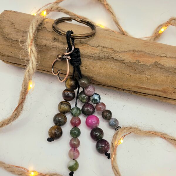 Brelok z kamieni naturalnych i miedzi