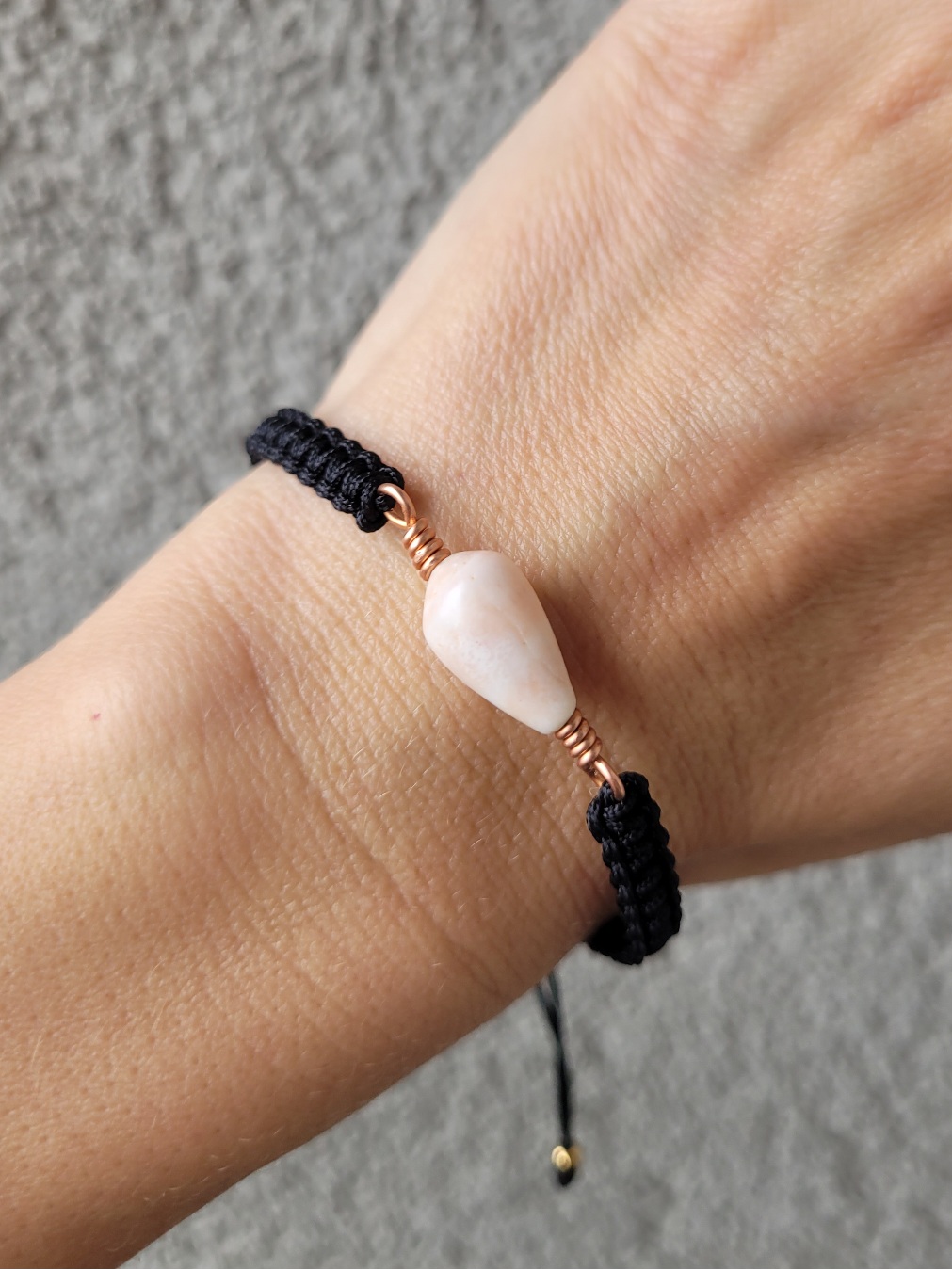 Bransoletka miedziana czarna pleciona muszelka - obrazek 4