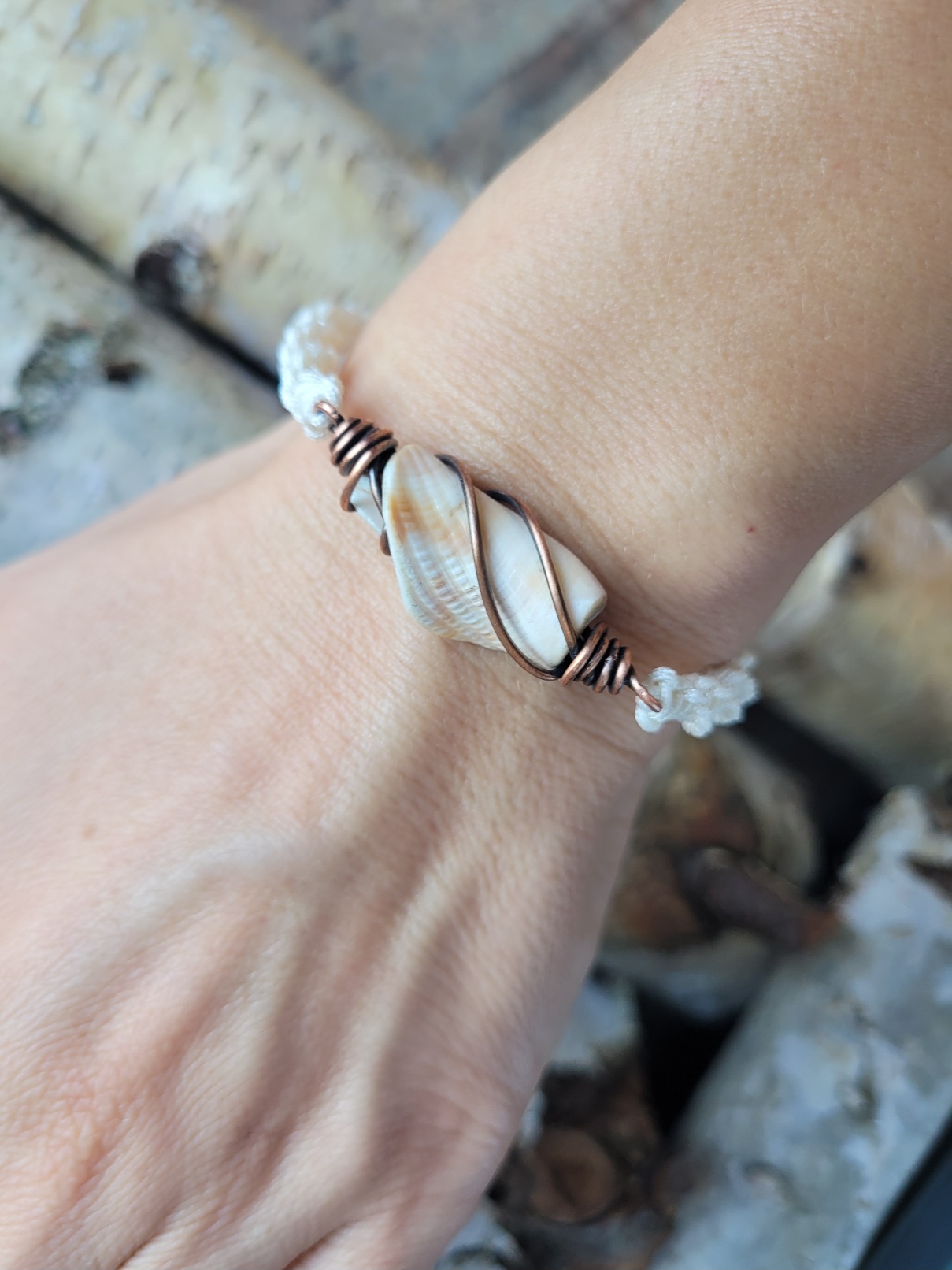 Bransoletka miedziana kremowa spirala andaluzyjska muszla - obrazek 3