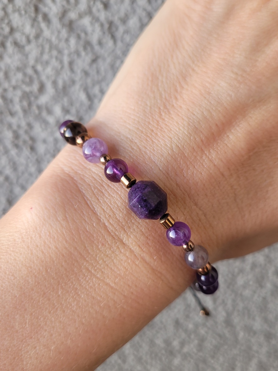 Bransoletka ametyst z hematytami - obrazek 2