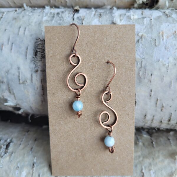 Kolczyki miedziane zawijaski z agatem