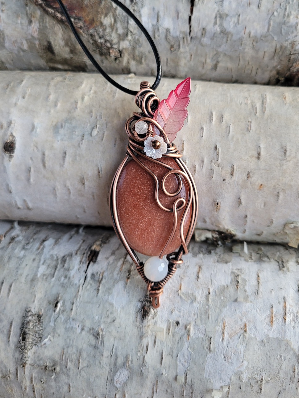 Wisior miedziany awenturyn z listkiem - obrazek 2