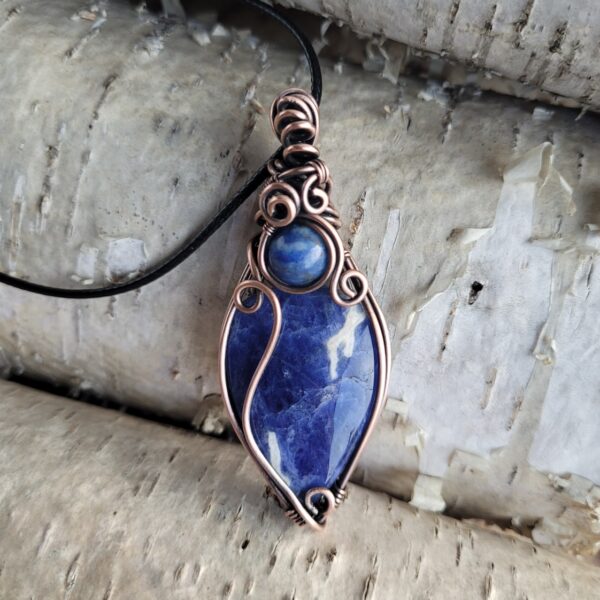 Wisior miedziany sodalit